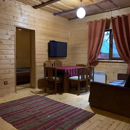 Vendégház Pid Dubom карпати під дубом