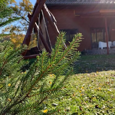 Vendégház Pid Dubom карпати під дубом