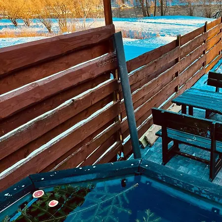 Pid Dubom карпати під дубом 4* Сколе