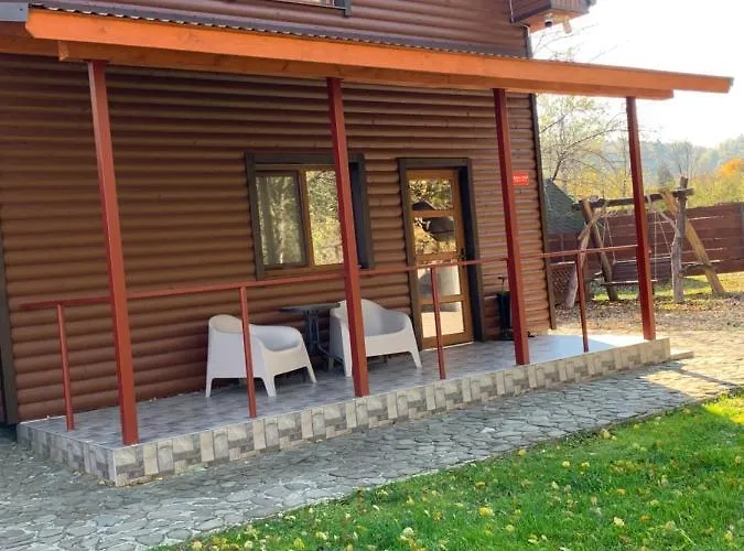 Pensjonat Pid Dubom карпати під дубом