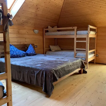 Affittacamere Pid Dubom карпати під дубом 4*