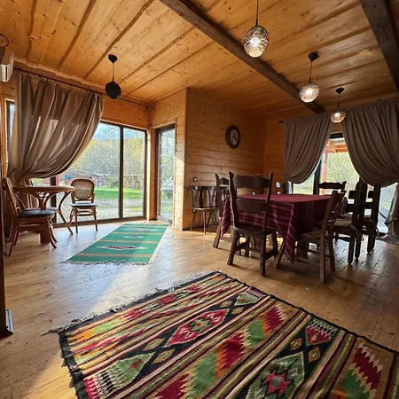 Affittacamere Pid Dubom карпати під дубом