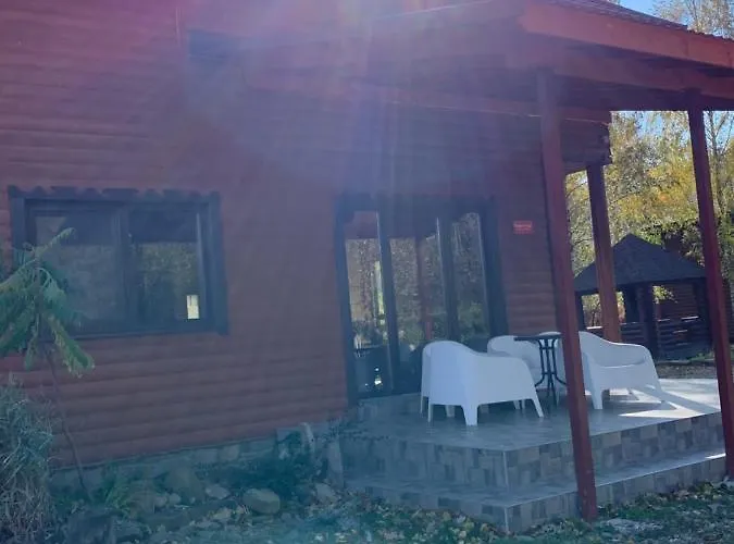Pid Dubom карпати під дубом Maison d'hôtes Skole
